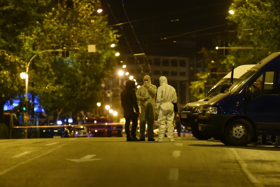 Εκρηξη βόμβας στο κέντρο της Αθήνας -Εξω από γραφεία τράπεζας | iefimerida.gr 3