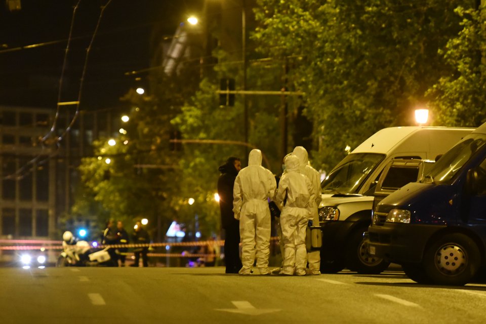 Εκρηξη βόμβας στο κέντρο της Αθήνας -Εξω από γραφεία τράπεζας | iefimerida.gr 5