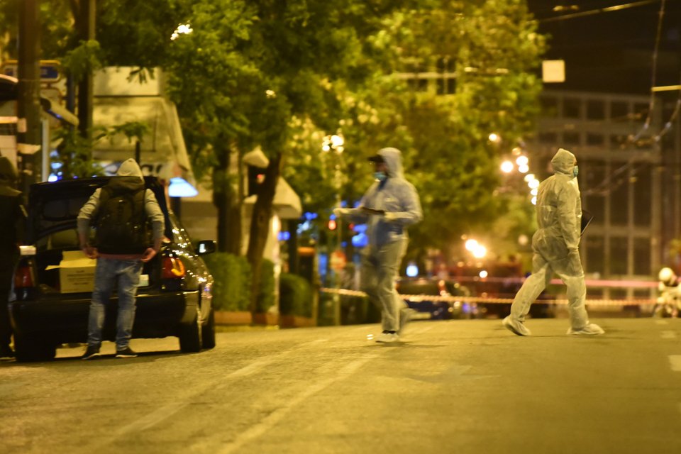 Εκρηξη βόμβας στο κέντρο της Αθήνας -Εξω από γραφεία τράπεζας | iefimerida.gr 6
