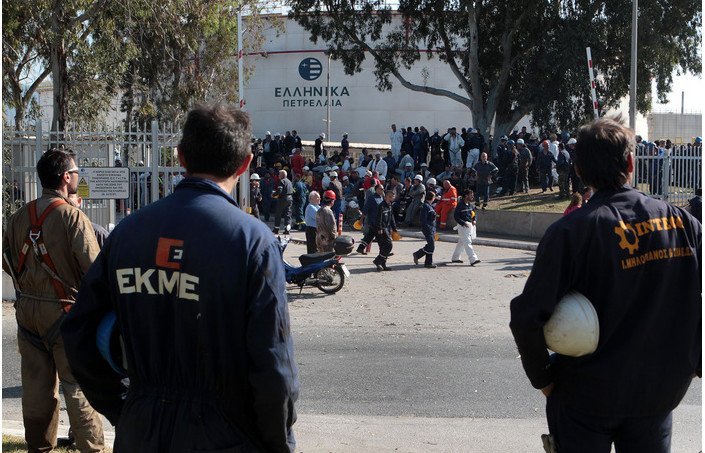 Εξι τραυματίες από την πυρκαγιά στα διυλιστήρια Ασπροπύργου -Μάχη για τη ζωή τους δίνουν οι 5 | iefimerida.gr 2