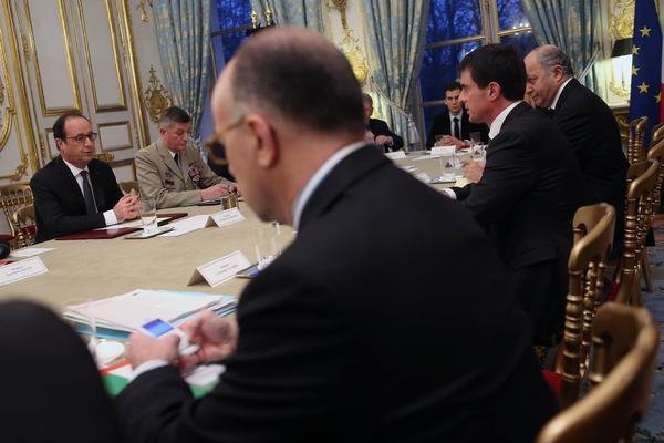 Γαλλία-Charlie Hebdo: Παραδόθηκε ο ένας από τους μακελάρηδες | iefimerida.gr 2
