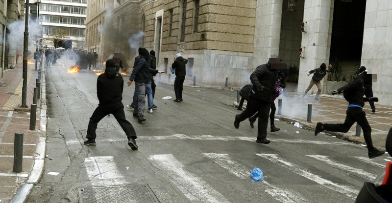 Κατέβασε ρολά η Ελλάδα την Πέμπτη -Μεγαλειώδεις πορείες κατά του Ασφαλιστικού | iefimerida.gr 13