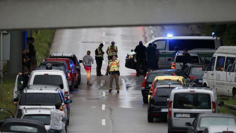 Μακελειό στο Μόναχο:18χρονος ο ένοπλος που σκότωσε 9 άτομα και αυτοκτόνησε | iefimerida.gr 9