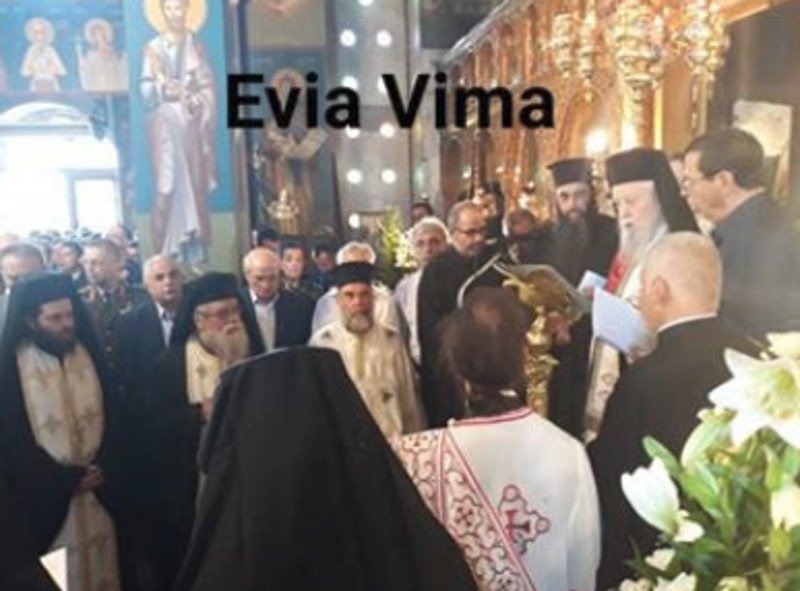 Ολο το χωριό αποχαιρέτησε το γελαστό παιδί- φωτογραφία evia vima