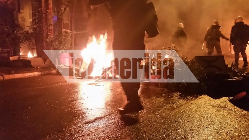 «Κάηκαν» πάλι τα Εξάρχεια -«Εξελιγμένες» μολότοφ σε επιθέσεις | iefimerida.gr 3