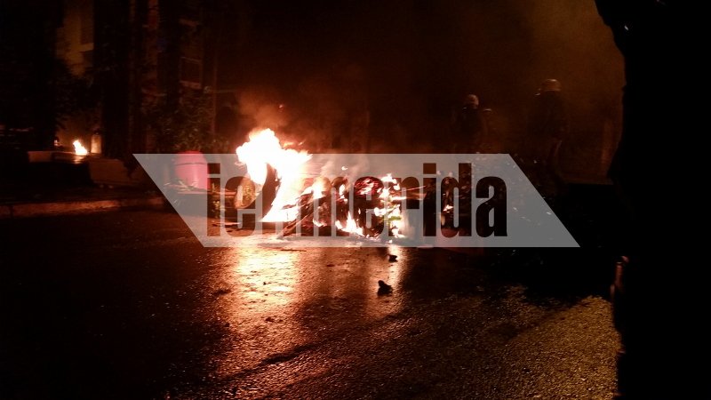 «Κάηκαν» πάλι τα Εξάρχεια -«Εξελιγμένες» μολότοφ σε επιθέσεις | iefimerida.gr 0