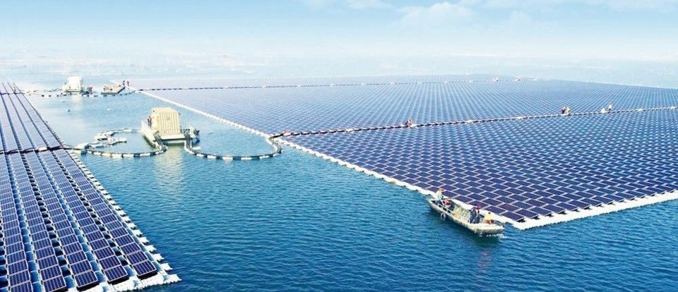 Η Κίνα εγκαινίασε τη μεγαλύτερη πλωτή μονάδα ηλιακής ηλεκτρικής ενέργειας | iefimerida.gr 0