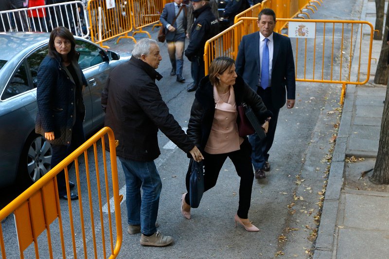 Θα αφεθεί ελεύθερη η πρόεδρος του καταλανικού κοινοβουλίου -Πλήρωσε εγγύηση 150.000 ευρώ | iefimerida.gr 0
