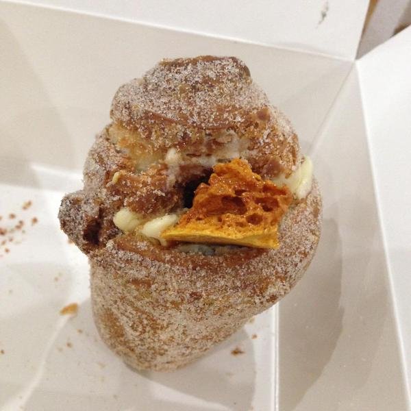 Ζήλεψαν το μπουγατσάν και έφτιαξαν το... cruffin: Ο νέος κολασμένος γευστικός πειρασμός | iefimerida.gr 1