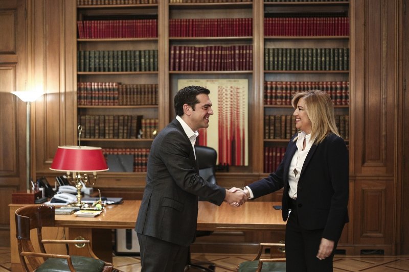 «Σφάχτηκαν» Τσίπρας και Φώφη -Θα πάμε με τον Γιώργο στο Καστελόριζο! | iefimerida.gr 0