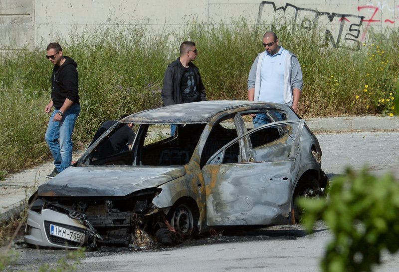 Δολοφόνησαν με καλάσνικοφ άνδρα, έξω από σχολείο στα Γλυκά Νερά | iefimerida.gr 2