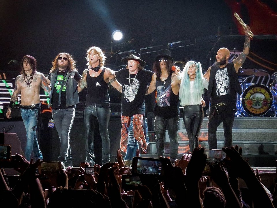 Συναυλιακός Ιούλιος στο Παρίσι: Με U2, Coldplay, Guns n' Roses | iefimerida.gr 0