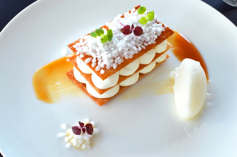 Galaxy Bar & Restaurant: Θέα για τους πιο απαιτητικούς! | iefimerida.gr 3