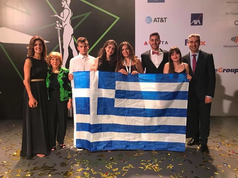 Η ελληνική ομάδα με στελέχη του Ευρωπαϊκού Διαγωνισμού