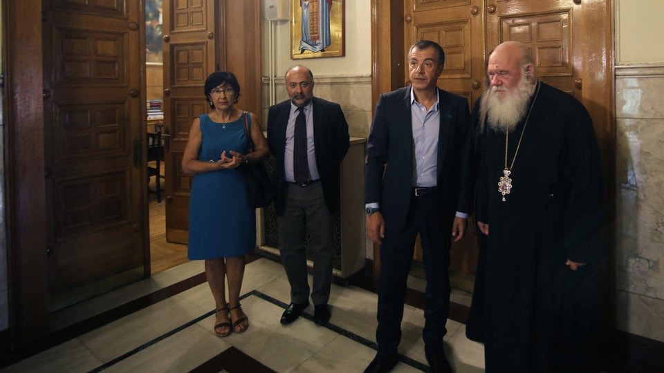 Θεοδωράκης σε Ιερώνυμο: Να αξιοποιηθεί η εκκλησιαστική περιουσία | iefimerida.gr 0
