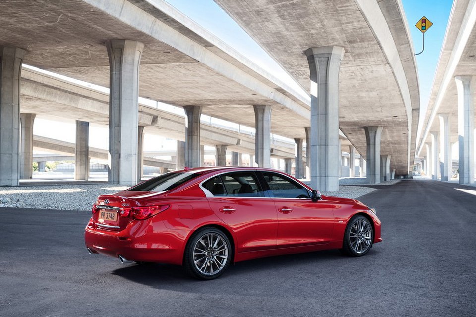 Κινητήρας με 2 turbo και 400 άλογα για το ανανεωμένο Infiniti Q50 | iefimerida.gr 0