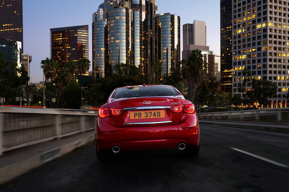 Κινητήρας με 2 turbo και 400 άλογα για το ανανεωμένο Infiniti Q50 | iefimerida.gr 1