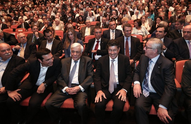 Γιούνκερ στον ΣΕΒ: Το πρόγραμμα είναι ίσως η τελευταία σας ευκαιρία | iefimerida.gr 1