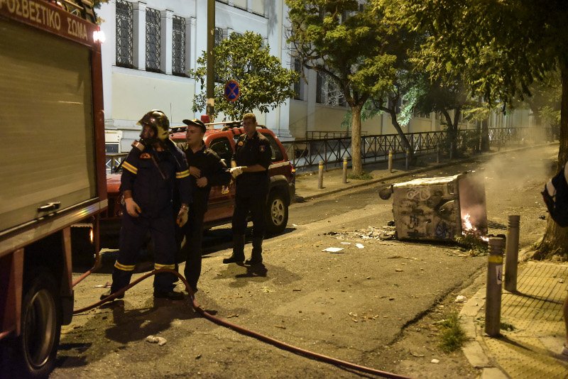 Εξάρχεια: Νύχτα άγριων επεισοδίων -Επίδειξη δύναμης των αντιεξουσιαστών | iefimerida.gr 4