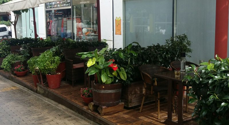 Ιδιοκτήτης καφετέριας στο Χαλάνδρι προσπάθησε να αυτοπυρποληθεί μετά από πρόστιμο 8.500 ευρώ που του έβαλε ο δήμος | iefimerida.gr 1