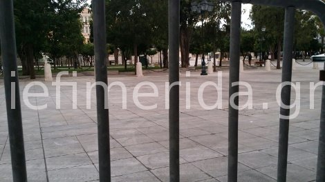 28η Οκτωβρίου: Παρέλαση με κάγκελα και θεατές αστυνομικούς και επισήμους | iefimerida.gr 3