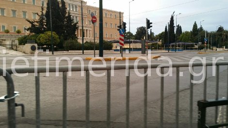 28η Οκτωβρίου: Παρέλαση με κάγκελα και θεατές αστυνομικούς και επισήμους | iefimerida.gr 8