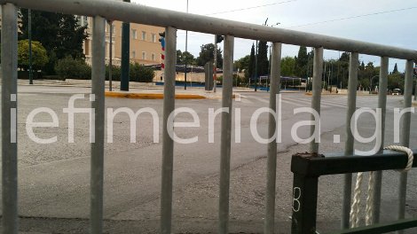 28η Οκτωβρίου: Παρέλαση με κάγκελα και θεατές αστυνομικούς και επισήμους | iefimerida.gr 4