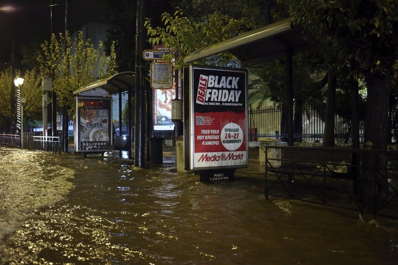 Ενας νεκρός από την κακοκαιρία -Εισβολή χιονιά, 10º C κάτω το θερμόμετρο | iefimerida.gr 8