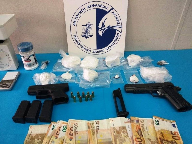 Εξαρθρώθηκε κύκλωμα διακίνησης ναρκωτικών- 5 συλλήψεις | iefimerida.gr 0