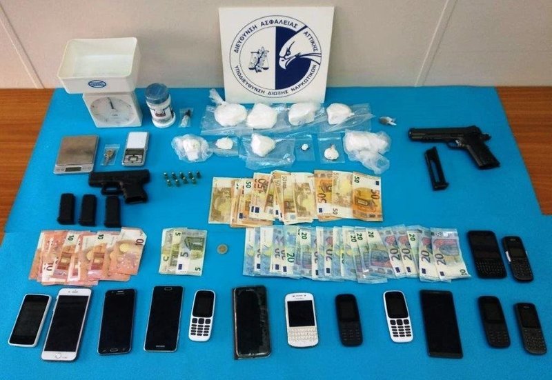 Εξαρθρώθηκε κύκλωμα διακίνησης ναρκωτικών- 5 συλλήψεις | iefimerida.gr 1
