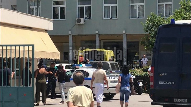 Η στιγμή της μεταφοράς του Δ.Κουφοντίνα στο Γενικό Κρατικό Νίκαιας- φωτο iefimerida