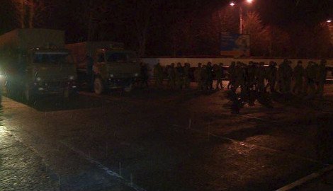 Ρώσοι κατέλαβαν δύο αεροδρόμια στην Ουκρανία -Μυρίζει μπαρούτι στην περιοχή | iefimerida.gr 6