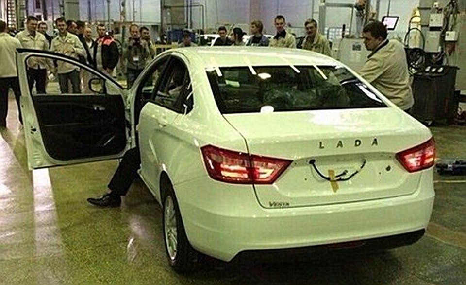 Η Lada ζει κι αυτό είναι το νέο της μοντέλο το Vesta | iefimerida.gr 0