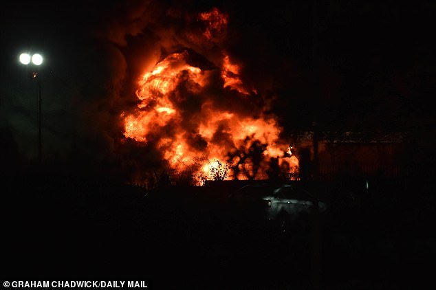 Φλόγες στο σημείο της συντριβής