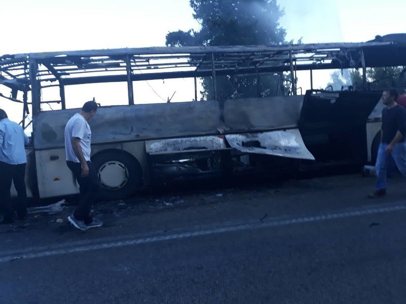 Ο οδηγός και ο ένας επιβάτης πρόλαβαν να βγουν