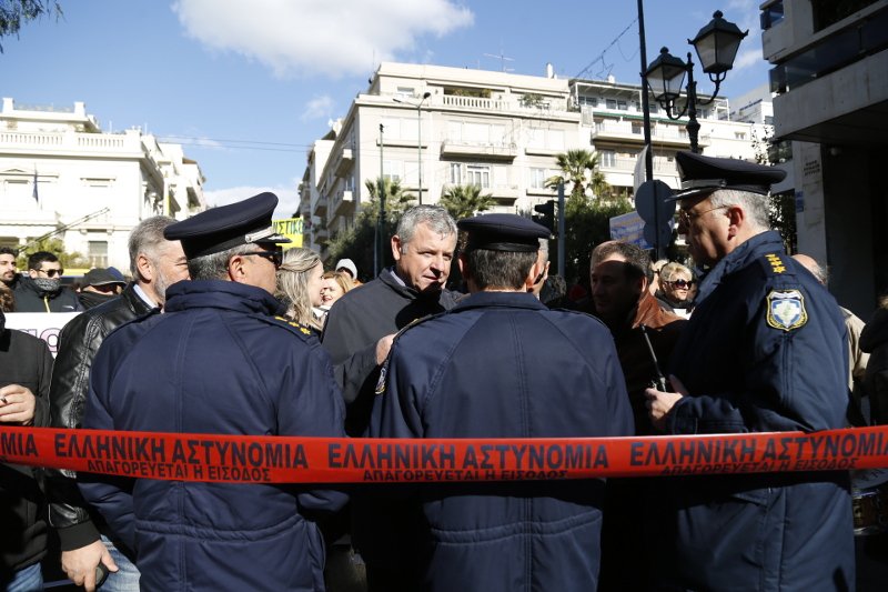 Στο Μαξίμου η πορεία της ΠΟΕΔΗΝ -Ισχυρή παρουσία της αστυνομίας | iefimerida.gr 0