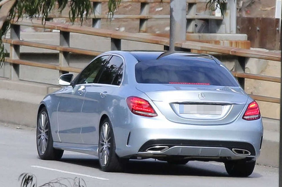 H καινούργια Mercedes C-Class σε γυρίσματα χωρίς καμουφλάζ | iefimerida.gr 2