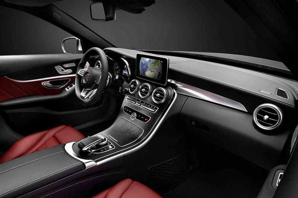 H καινούργια Mercedes C-Class σε γυρίσματα χωρίς καμουφλάζ | iefimerida.gr 4