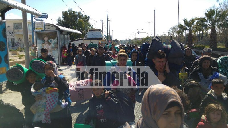 Οι πρόσφυγες εγκαταλείπουν το Ελληνικό -Εκλεισαν την παραλιακή και πάνε Ειδομένη | iefimerida.gr 0