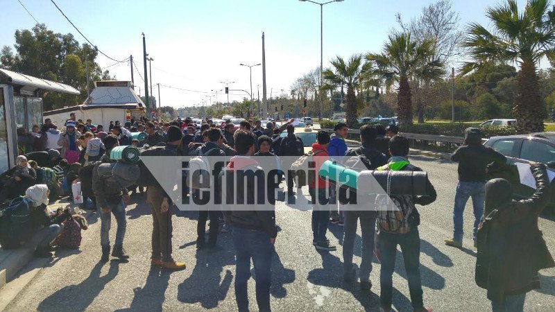 Οι πρόσφυγες εγκαταλείπουν το Ελληνικό -Εκλεισαν την παραλιακή και πάνε Ειδομένη | iefimerida.gr 9