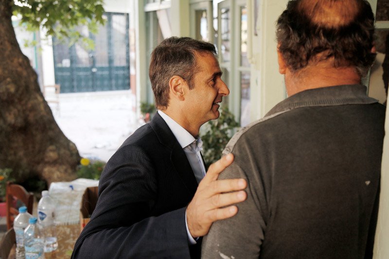 Στη Βρίσα Λέσβου ο Κυριάκος Μητσοτάκης: Αμεση στήριξη στους κατοίκους και απαλλαγή από τον ΕΝΦΙΑ | iefimerida.gr 4