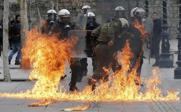 Κατέβασε ρολά η Ελλάδα την Πέμπτη -Μεγαλειώδεις πορείες κατά του Ασφαλιστικού | iefimerida.gr 20