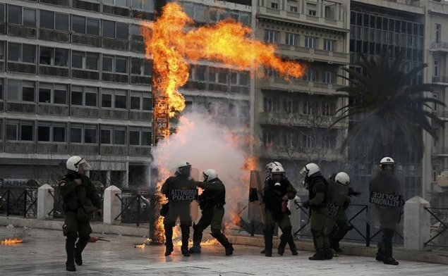 Κατέβασε ρολά η Ελλάδα την Πέμπτη -Μεγαλειώδεις πορείες κατά του Ασφαλιστικού | iefimerida.gr 18