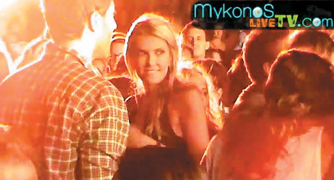Τα βίντεο και οι εικόνες από το πάρτι με τον αστακοπόλεμο και τη συναυλία Ρουβά στη Μύκονο | iefimerida.gr 3
