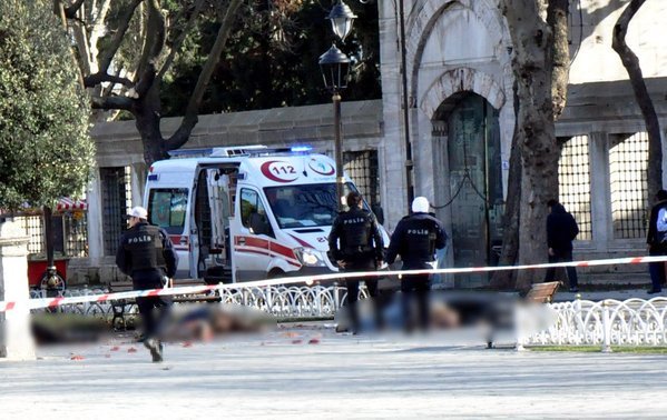 Κωνσταντινούπολη: Τρομοκρατικό χτύπημα με 10 νεκρούς & πολλούς τραυματίες | iefimerida.gr 2