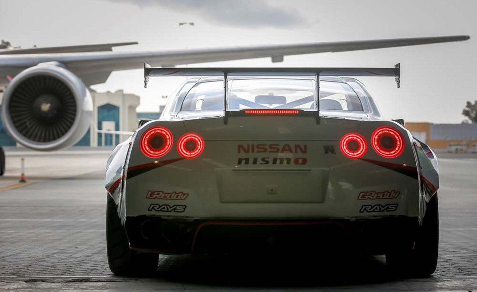Nissan GT-R: Ντριφτ με 300+ χλμ./ ώρα! | iefimerida.gr 2