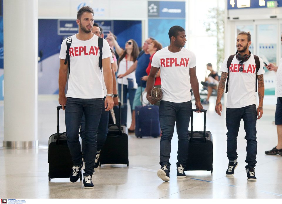 Ο Ολυμπιακός με Replay Jeans αναχώρησε για την Πορτογαλία | iefimerida.gr 1