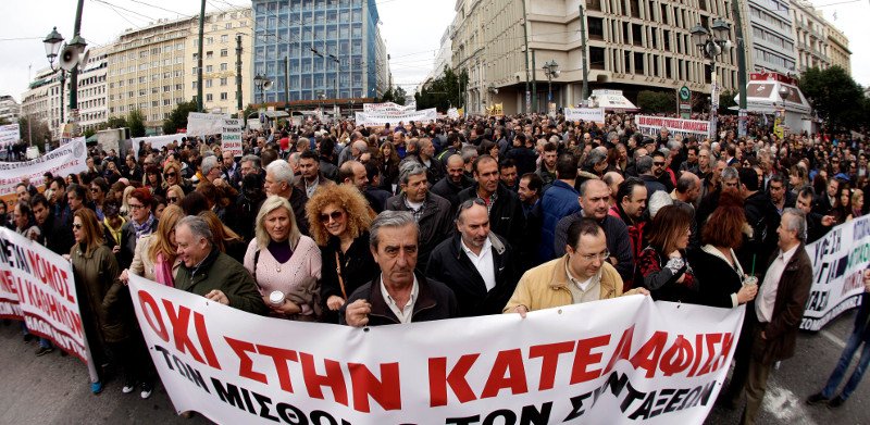 Κατέβασε ρολά η Ελλάδα την Πέμπτη -Μεγαλειώδεις πορείες κατά του Ασφαλιστικού | iefimerida.gr 12