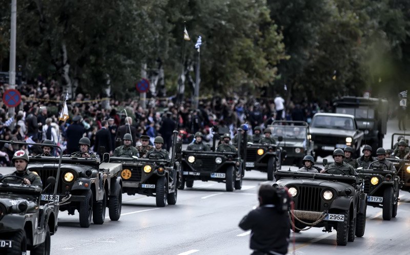 Εντυπωσιακές εικόνες από τη στρατιωτική παρέλαση για την 28η Οκτωβρίου | iefimerida.gr 7