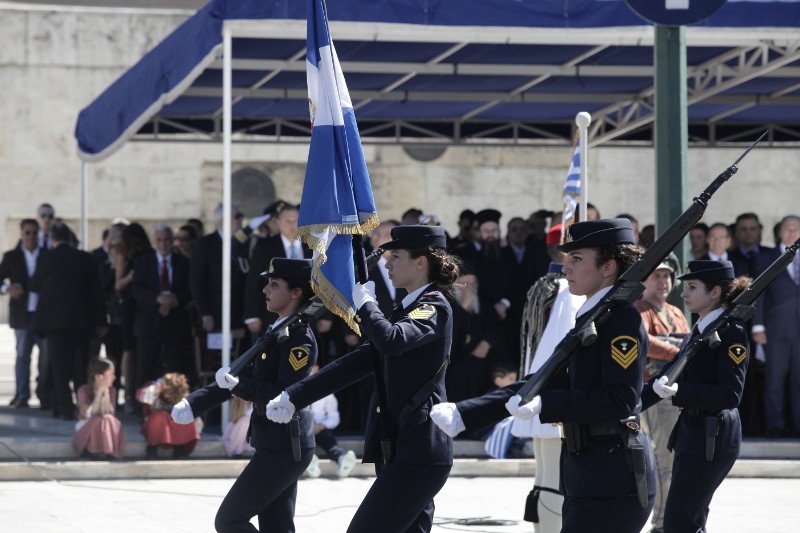 H στρατιωτική παρέλαση στην Αθήνα -Εντυπωσιακές εικόνες | iefimerida.gr 14